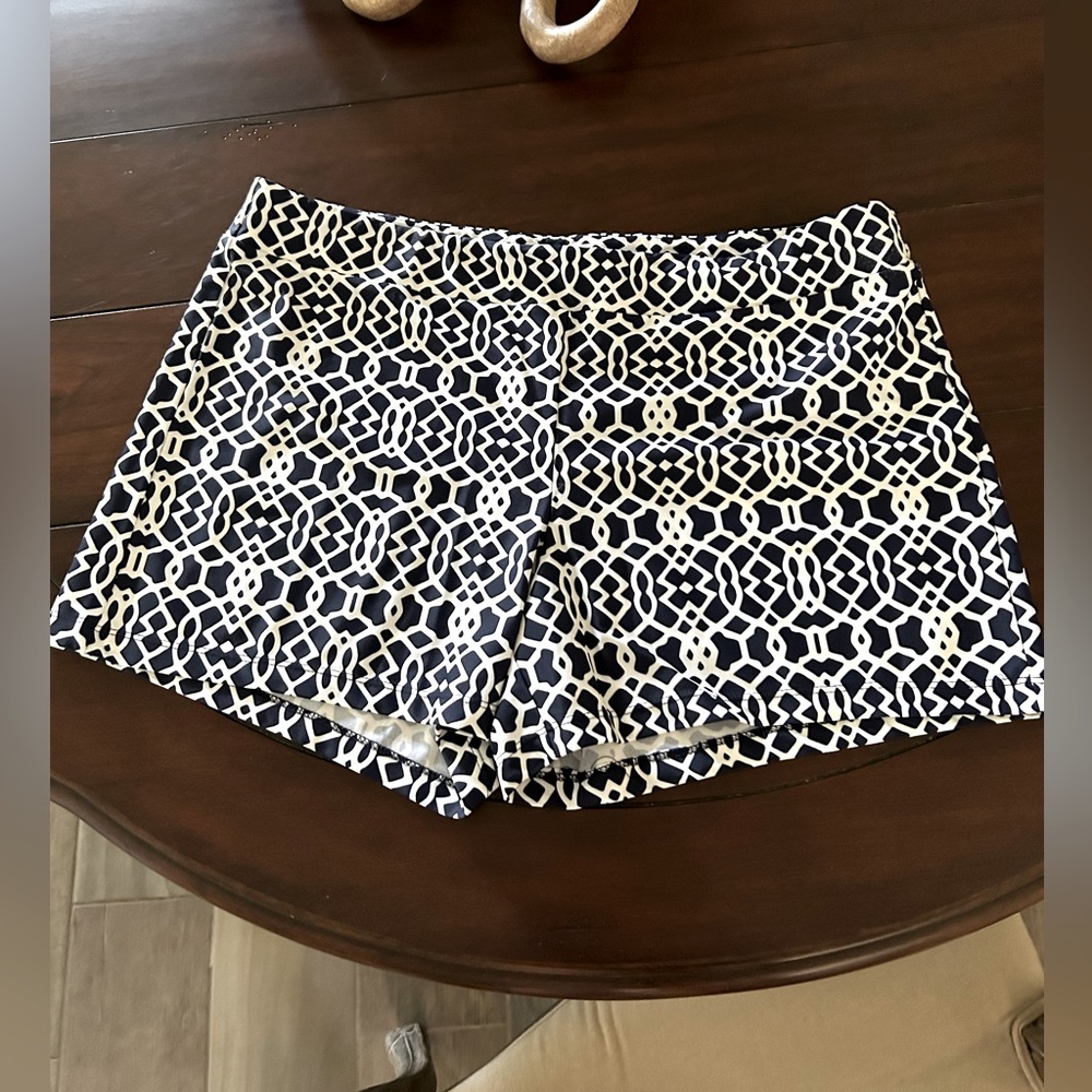 Jude Connally EUC filigree XL shorts